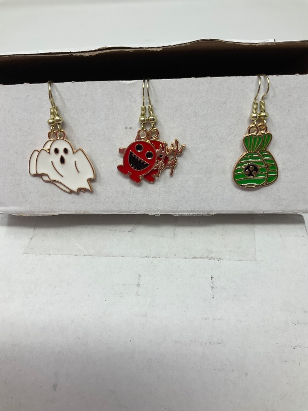 Halloween earrings 3 pairs   J09